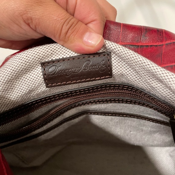 Dooney & Bourke Logo Lock Deep Red Croc Leather Large Hobo Shoulder Bag - Picture 6 of 8